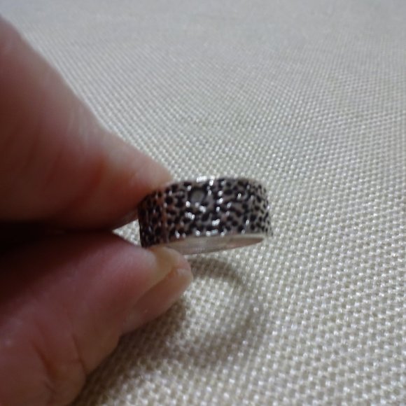 Unique "TEXTURED" Sterling Handmade Band Size 7.5 #667B - Picture 2 of 3